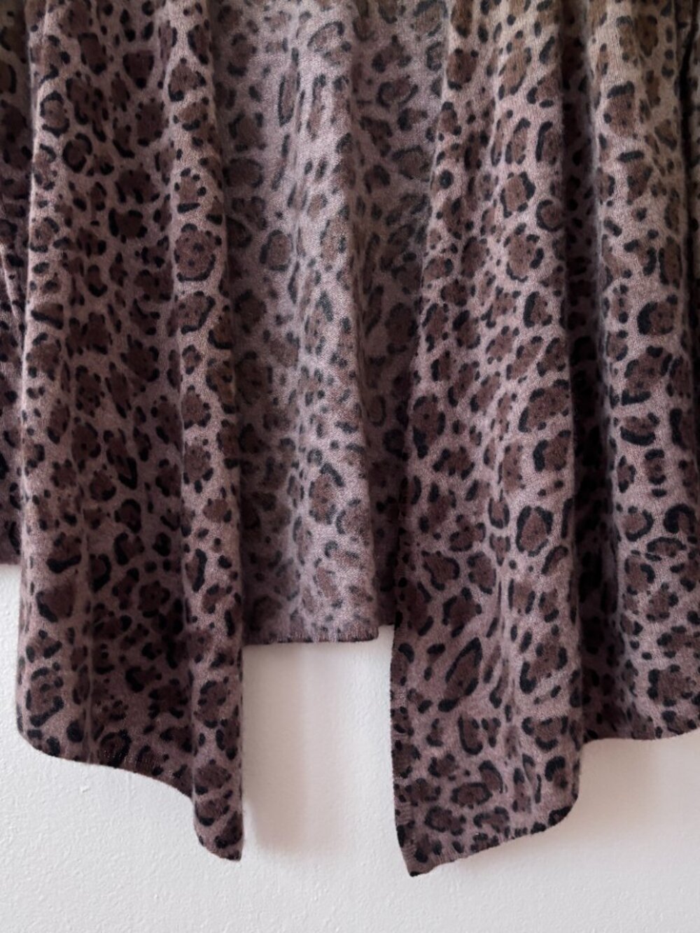 ๐ Joan Vass Leopard Print Open Front Cashmere Sweater - Picture 7 of 9